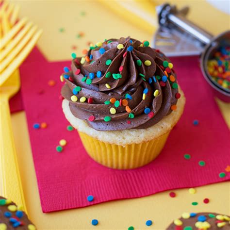 Classic Yellow Cupcakes With Chocolate Frosting Life Made Simple