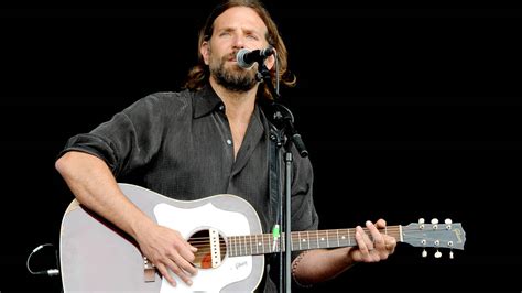 Is Bradley Cooper Really Playing The Guitar In A Star Is Born Classic Fm
