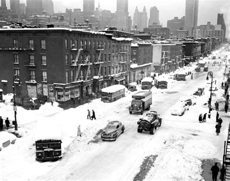 The Great Blizzard Of 1947 In New York City Winter In New York Ny City New York