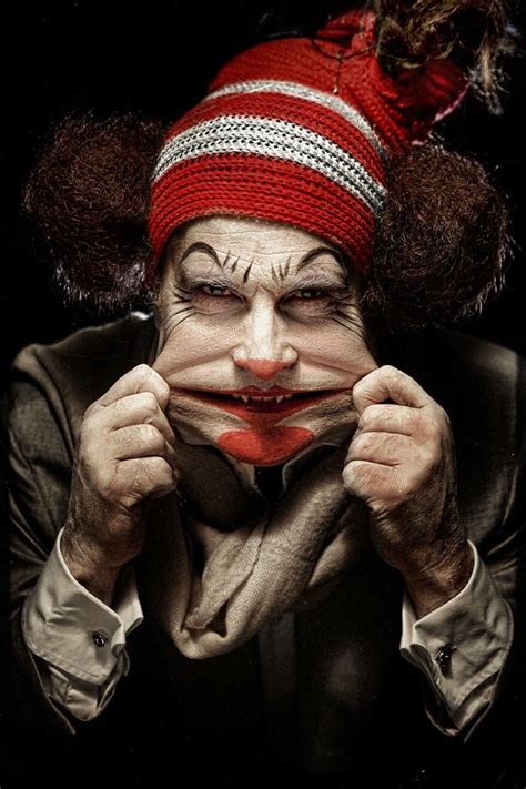 Pin By Gail On Clownsjesters Scary Clowns Creepy Clown Evil Clowns