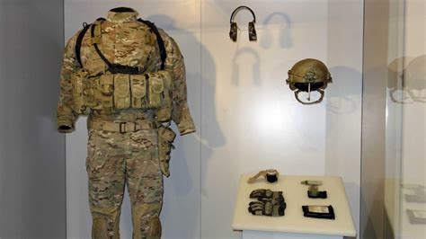 Vc Recipient Ben Roberts Smiths Uniform Commands Attention At War