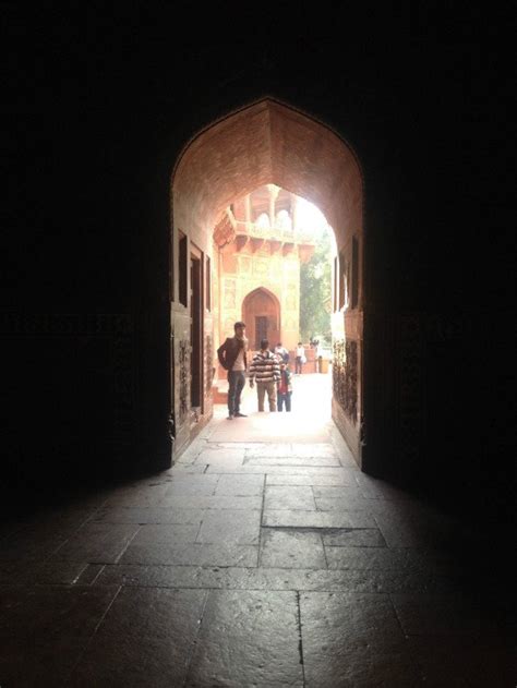 How to say dating in hindi language? What does being on a pilgrimage to India mean?