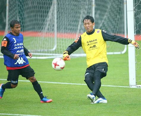 5 ฟุต 9 นิ้ว (1.75 ม.) เจสซี เอลลิส ลินการ์ด ( อังกฤษ: "เมสซี่เจ"ลงซ้อมท่ามกลางสายฝนพร้อมนำซัปโปโรหนีตกชัั้น - ข่าวสด