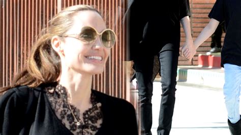 Angelina Jolie Z Vivienne Spaceruje Za Rękę Córka Jest Coraz Bardziej Podobna Do Mamy ZdjĘcia