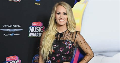 Flipboard Carrie Underwood Is Officially A Soccer Mom — And Shes Celebrating With A Smiley