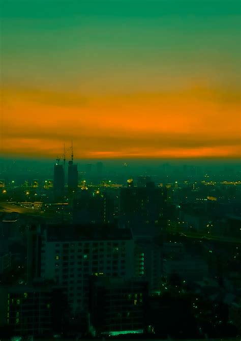 Bright Light And Tired Street นิทรรศการภาพถ่าย โดย ปองณภัค ฟักสีม่วง