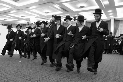 A World Apart Next Door Glimpses Into The Life Of Hasidic Jews The