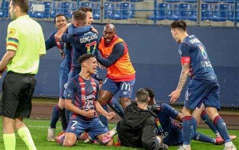 All information about clermont foot (ligue 1) current squad with market values transfers rumours player stats fixtures news. Victoire pour l'histoire face au Clermont Foot | infos ...