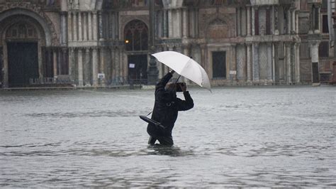 Near Record High Tides Flood Much Of Venice