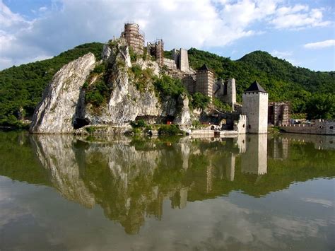 Голубацкая крепость Republika Srpska Vojvodina Carpathian Mountains