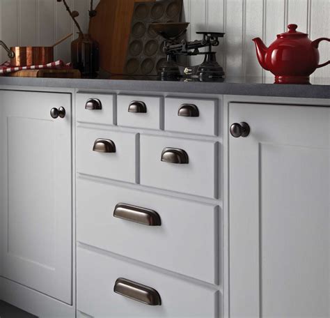 Our lines include many of the most popular cabinet hardware finishes: Kitchen Door Handles and Knobs | Oakhurst Interiors