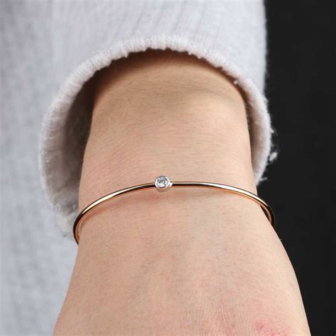 D'ailleurs, il est fréquent de multiplier les bracelets joncs pour avoir un tintillement entre les bracelets. Rose & White Gold Diamond Bangle Bracelet 18K | Ben Bridge ...