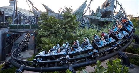Universal Orlandos Best New Attractions Including The Jurassic World Roller Coaster French
