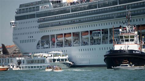 Venice Cruise Ship Crash Five Injured As Ship Rams Tourist Boat