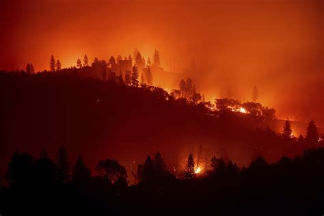 15 Photos Of Californias Wildfires That Show The Devastation Of