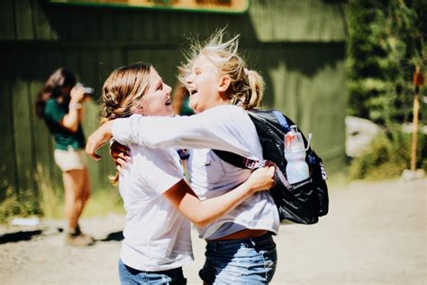 Дженнифер энистон, кортни кокс, лиза кудроу и др. Why Making Friends is One of the Most Important Things that Happens at Summer Camp - Sunshine ...