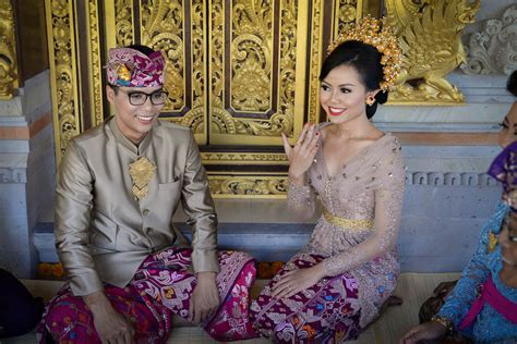 Pakaian Adat Bali Untuk Pria Dan Wanita Beserta Ciri Khasnya Lengkap