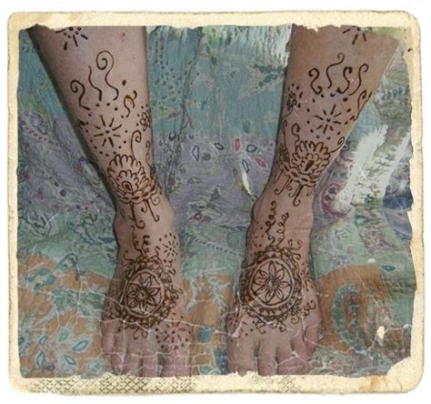 Just gave this tattoo to @ariellelopez custom mandala wrist piece thing. Custom henna available through www.jilljj.com | Foot henna ...