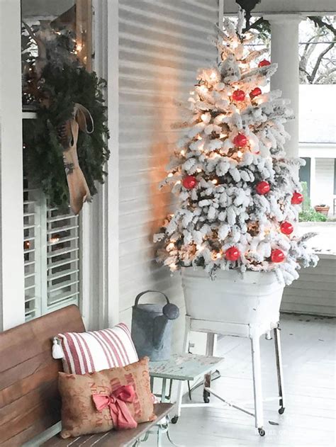55 Awesome Christmas Front Porches Decor Ideas 22 Front Porch