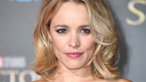 Audiences playing a pair of after turning to horror for the compelling red eye (2005), mcadams threw moviegoers for a loop yet. Actress Rachel McAdams Wiki, Bio, Age, Height, Affairs & Net Worth