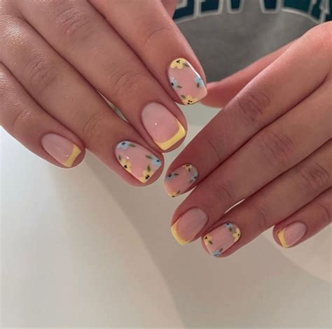 Floral Nails French Tip Pastel Summer Spring Nails Ideas Inspo