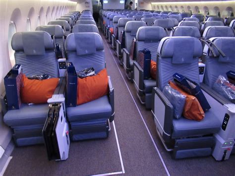 I tested it and got an extra big space to stretch out my legs.▶. Singapore Airlines Resumes Nonstop Flight to Los Angeles ...