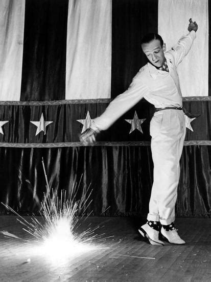 holiday inn fred astaire 1942 dancing photo fred astaire dance photos