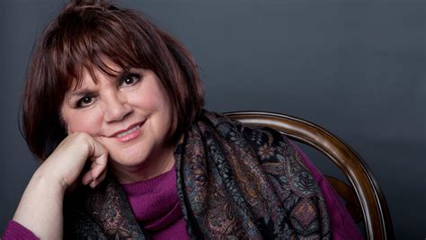 Linda Ronstadt Sings If Briefly For Usa Today