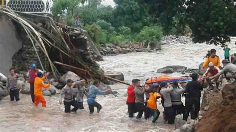 Lima Kecamatan Rawan Banjir Dan Tanah Longsor Di Lotim SUARANTB Com