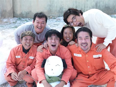 The prison would be their home. Miracle in Cell No.7 Cast (Korean Movie - 2013) - 7번방의 선물 ...