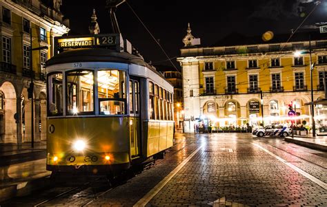 Fados And Lisbon By Night Van Go Tourism Tours Circuits Portugal