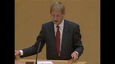 In addition to this webpage, and the email letters ongoing since 1994, i have now started a blog at www.bildt.net you will continue to find articles, speeches and different documents. Regeringsförklaringen 1992 - Carl Bildt (M) - YouTube