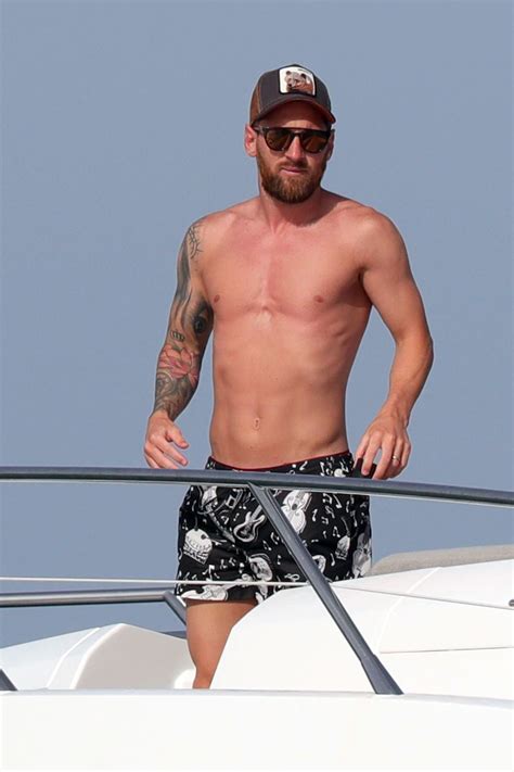 Famousmales Lionel Messi Shirtless And Wet On Holidays In Formentera