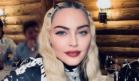 Madonna Surge Irreconhecível Cantora Deixa Fãs Preocupados Ao Surgir