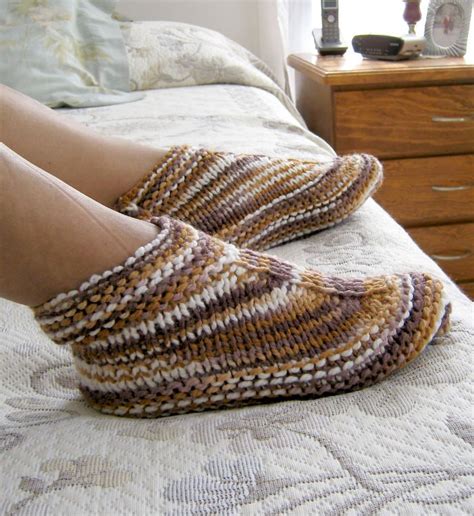 Free Knitting Pattern For Easy Desert Boots Slippers Crochet Shoes
