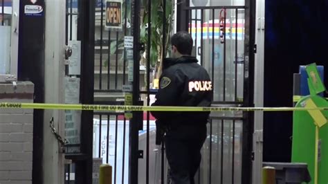 Store Clerk Shoots Kills Suspected Robber In Nw Houston Second Suspect Flees Abc13 Houston