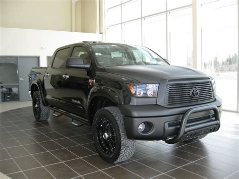 Toyota Tundra Crew Max Platinum "Black Beauty"