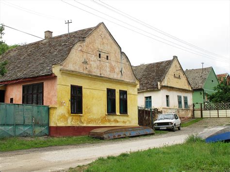 Satellite map of novi slankamen: Stari Slankamen, Vojvodina, Serbja - old houses in the sty ...