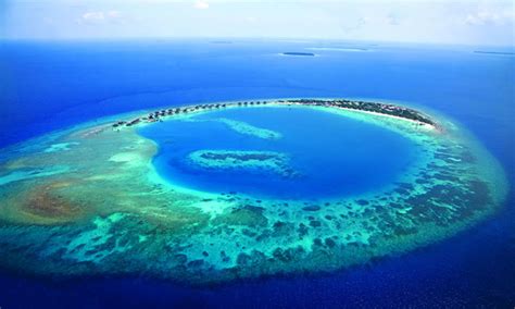 Maldives Resort Salah Satu Tempat Wisata Terbaik Dunia