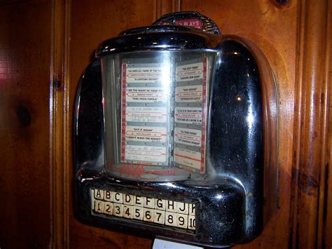 Booth Jukebox An Old Fixture Of Columbias Does Not Work Flickr