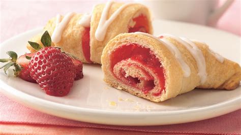 Strawberry Breakfast Crescents Recipe