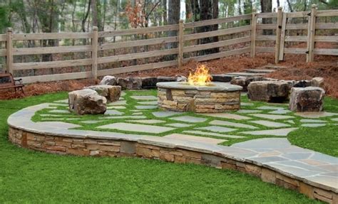 Getting ready to build your own gas fire pit? Fire Pit on Grass - 6 Photo Ideas and the Safety Tips - Inspira Building