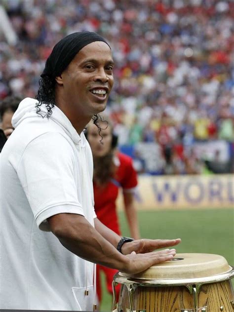 Ronaldinho Bio Wife Net Worth Age Children Why Was He Arrested