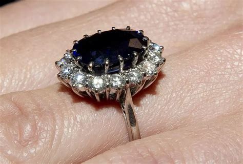 The Duchess Of Cambridges Sapphire And Diamond Engagement Ring
