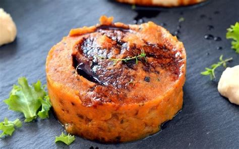 Nonna ha utilizzato uno stampo da plumcake per cuocere il tortino, ma potete utilizzare anche uno stampo circolare. Ricetta Tortino di zucca su crema di fagioli - Manjoo