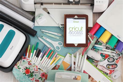 ESSENTIAL CRICUT ACCESSORIES AND TOOLS | EVERYDAY JENNY