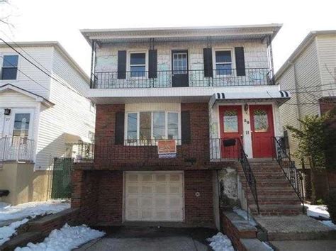 The apartment building has a 24 hour doorman, bike room, garden. Country Village - Jersey City Real Estate - Jersey City NJ ...