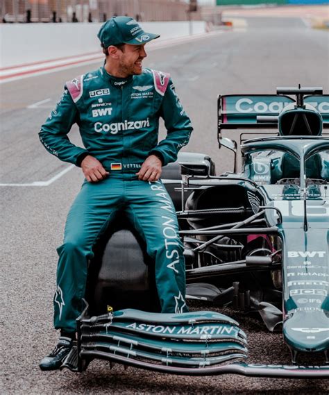 Sebastian Vettel 5 Sebvettelnews Twitter In 2021 Formula 1 Car