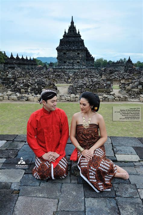 Prewedding Di Candi Plaosan Lor Prambanan Klaten Jawa Tengah By