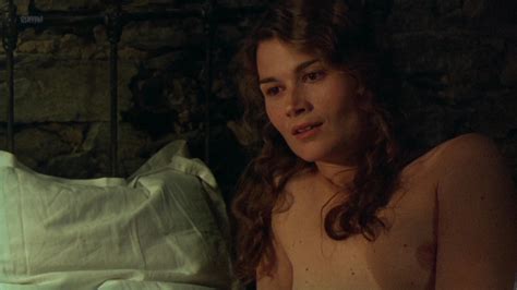 Marina Hands Nue Dans Lady Chatterley